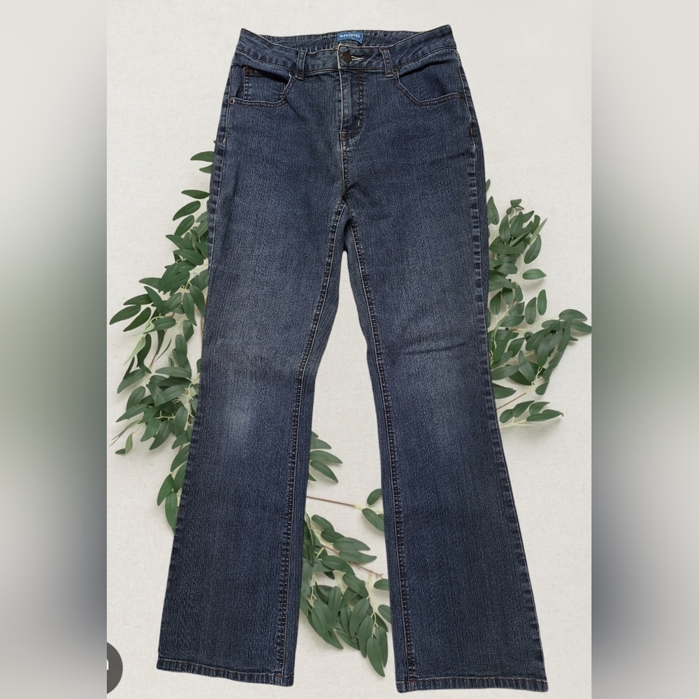 'Westport est. 1984" medium wash blue jeans, boot cut, 5 pocket, Sz. 4